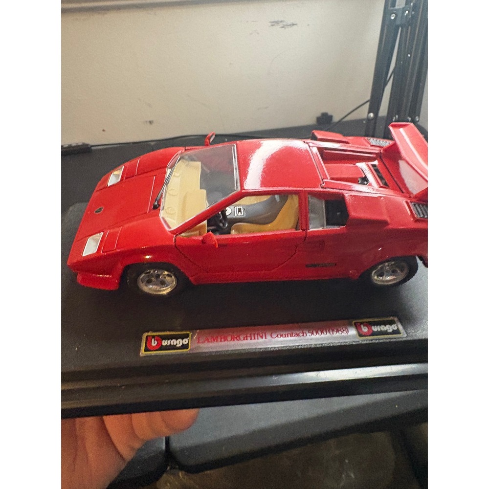 Bburago Lamborghini Countach 5000 1988 Red 1:24 Diecast Model Car Italy 0537
